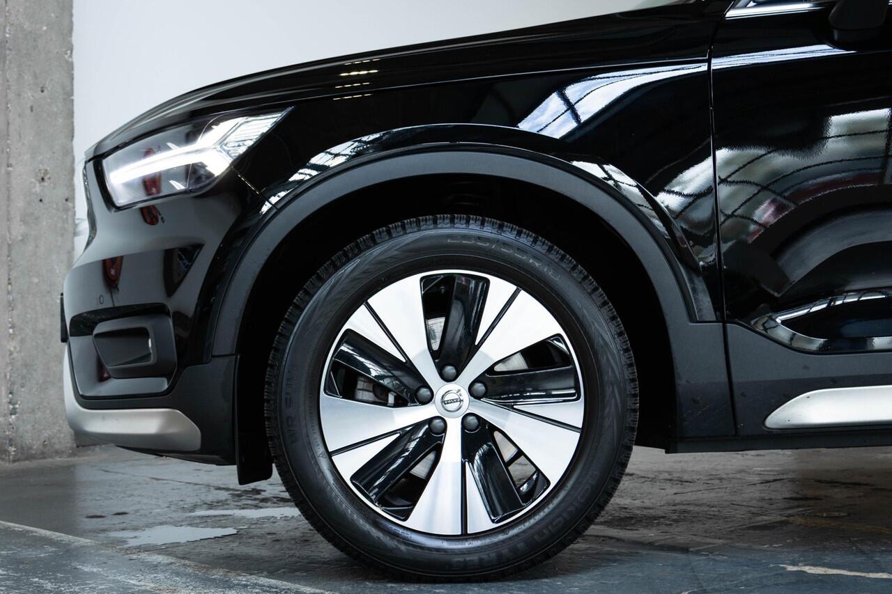 Volvo XC40 B4 Inscription | Electrische bedienbare voorstoelen | Stoelverwarming | 360° parkeercamera | Adaptive cruise control | Exterieur Stylingkit | BLIS | Volvo on Call | Parkeerverwarming | Parkeersensoren voor + achter |