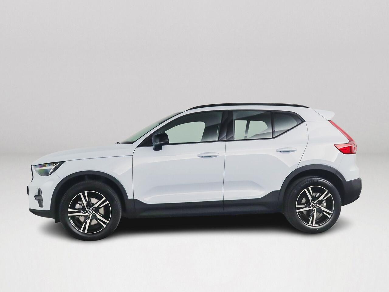 Volvo XC40 B4 Plus Dark Parkeercamera | Stoel- en Stuurverwarming | Harman Kardon | Trekhaak