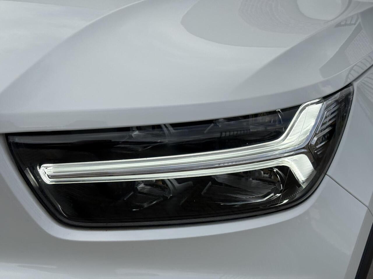 Volvo XC40 1.5 T5 Recharge R-Design | Trekhaak | Panorama schuifdak | Stuur + Stoel verwarming | Adaptieve Cruise | Power seats | Standkachel | Volvo on Call |