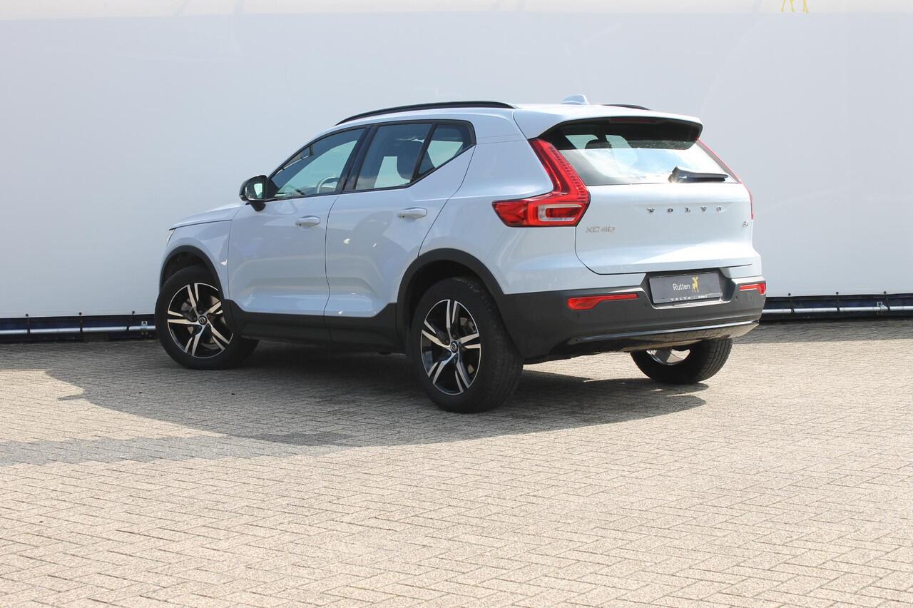 Volvo XC40 B4 211PK Automaat Plus Dark Google Infotainment / Verwarmbare voorruit / Semi elektrisch wegklapbare trekhaak / Elektrisch verstelbare voorstoelen met geheugen op de bestuurdersstoel