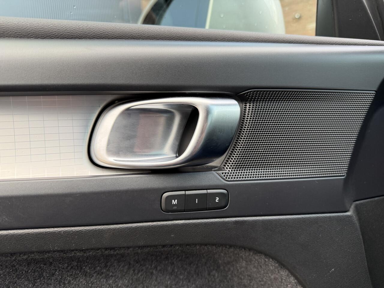 Volvo XC40 1.5 T4 Plug-in hybrid Core Bright 19 inch | Camera | Elektrische stoelen