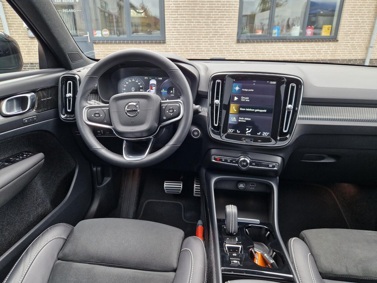 Volvo XC40 1.5 T4 Recharge R-Design NL AUTO | Panoramadak | Harman Kardon