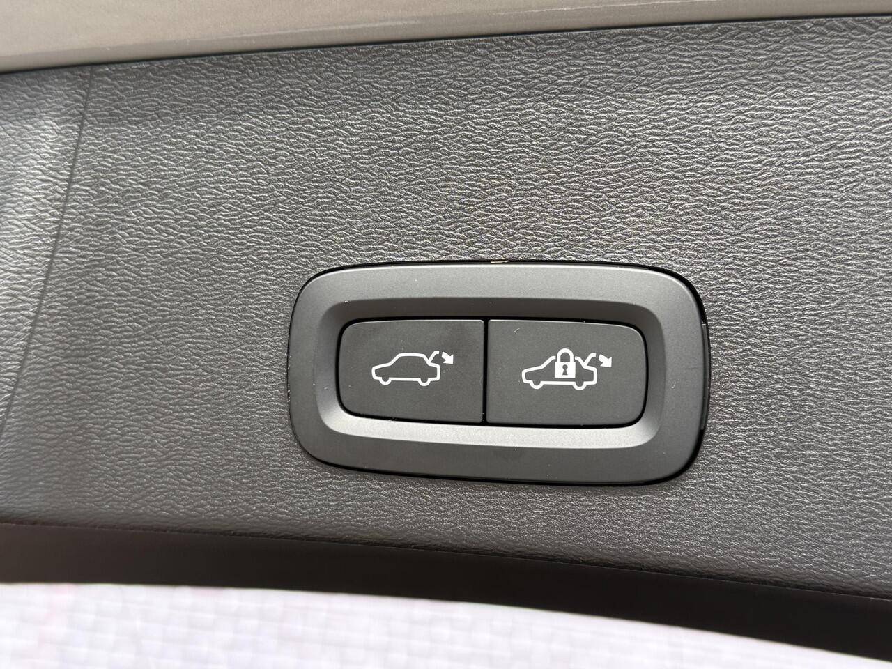 Volvo XC40 1.5 T2 Inscription | LED | Climate | Navigatie | Zitting verlengers | Keyless Entry + Start