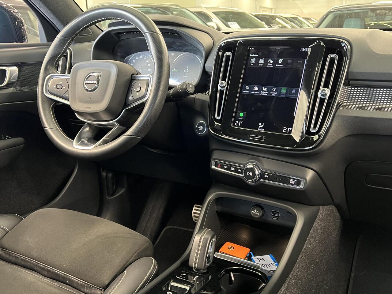 Volvo XC40 1.5 T4 Automaat Recharge R-Design Expression | Full Map Navigatie | Standkachel | Apple Carplay/Android Auto | DIgitaal Dashboard | LED Verlichting | 19"Lmv | 2 Zone Climate Control | Electrische Achterklep KeylessGo | High Performance Audio( Vestiging - 