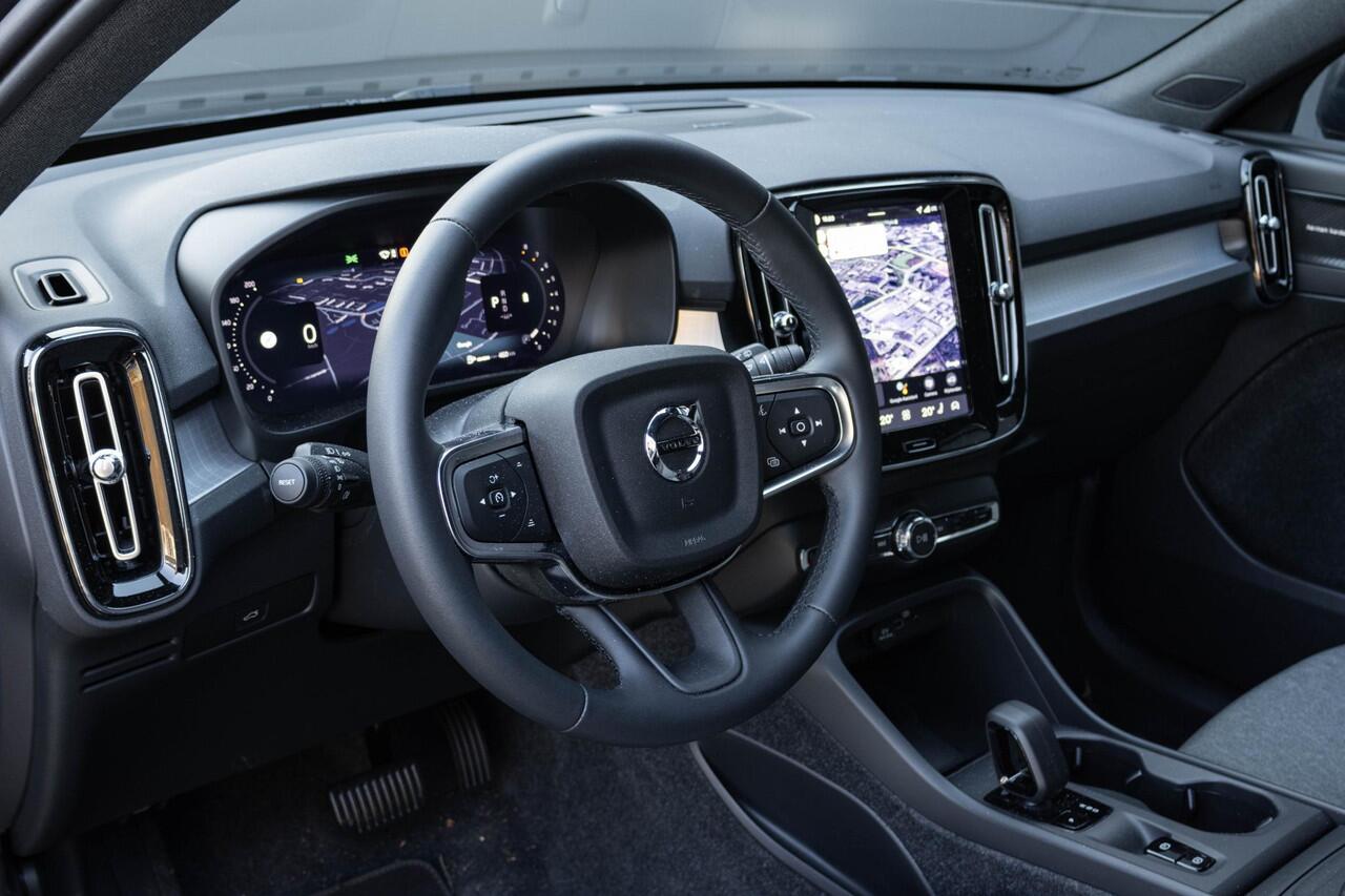 Volvo XC40 B4 Automaat Business Edition | Harman Kardon Premium Sound | 360 Graden Camera | 20 inch Lichtmetalen Velgen | Google Infotainment | Climate Pack | Adaptieve Cruise Control | BLIS | Extra Getint Glas |