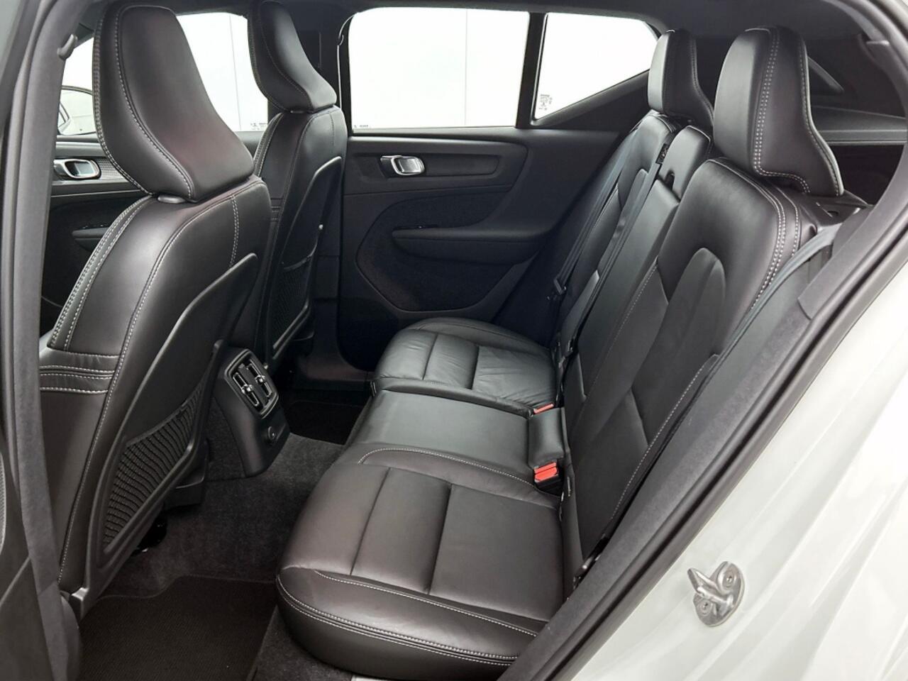 Volvo XC40 1.5 T5 Recharge R-Design | 20inch Velgen | Lederen Bekleding |