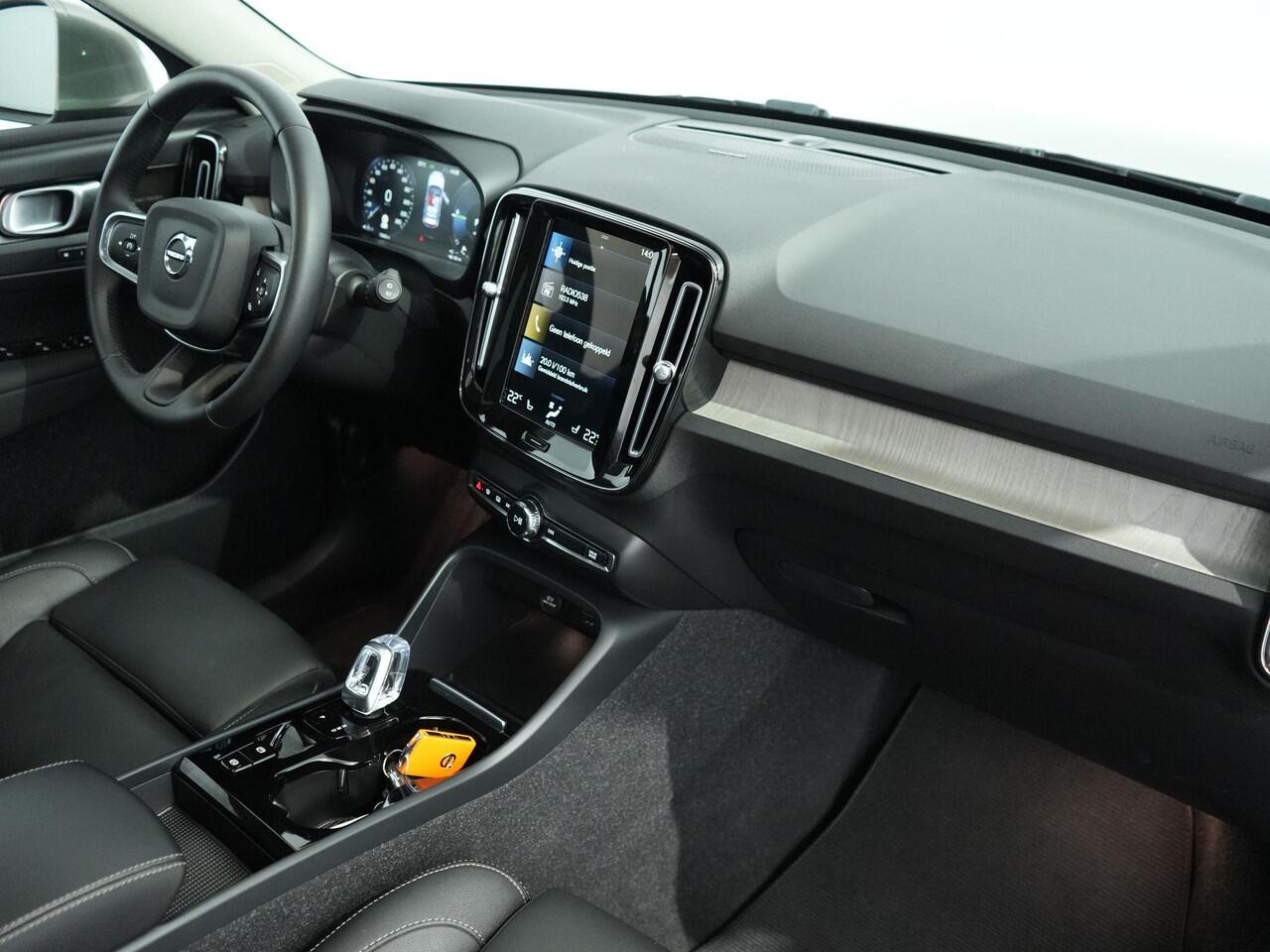 Volvo XC40 1.5 T4 Recharge Inscription Expression | BLIS | Pano | H&K | 360 Camera | Leer |