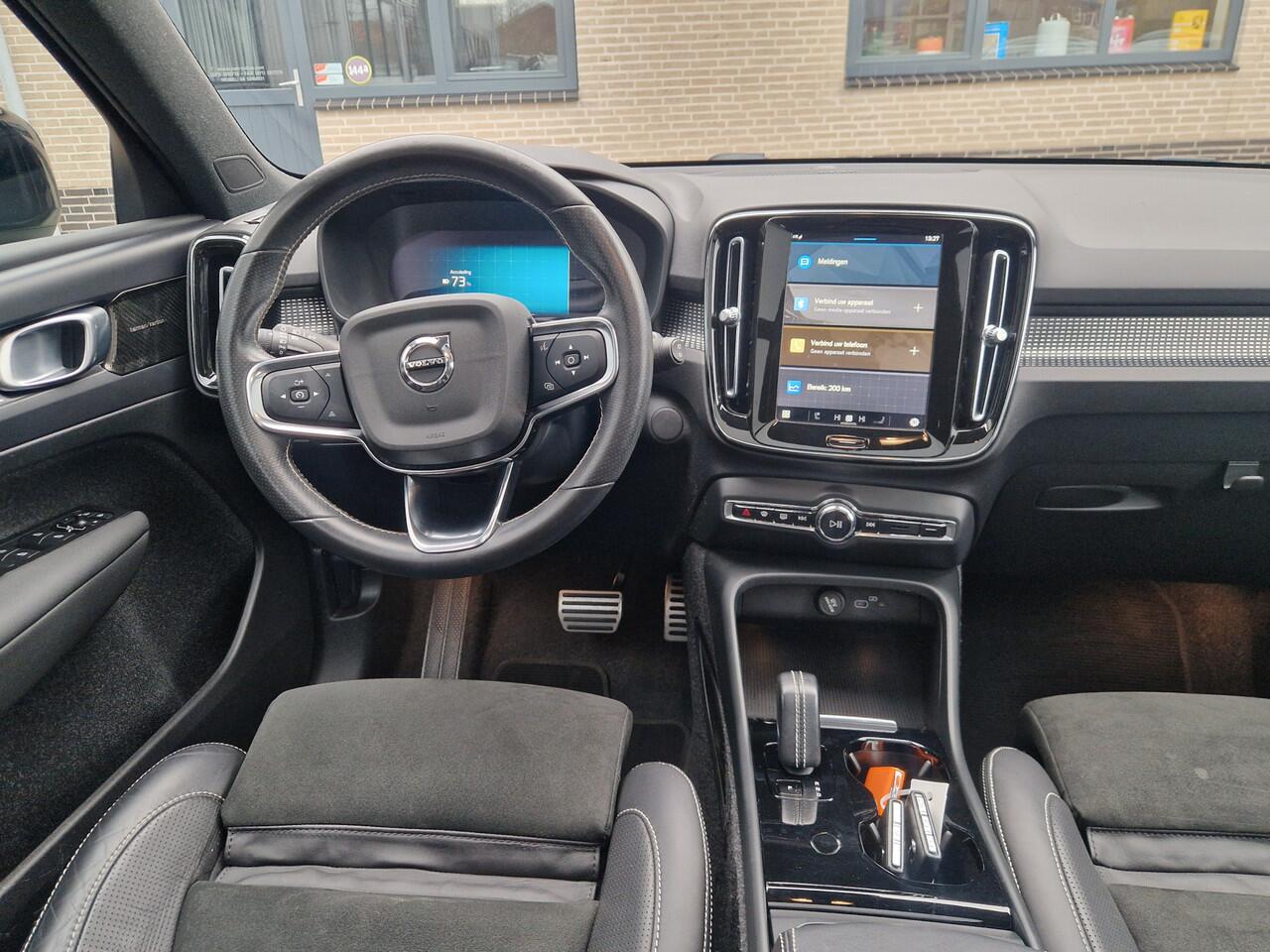 Volvo XC40 Recharge P8 AWD R-Design Panoramadak | Harman Kardon