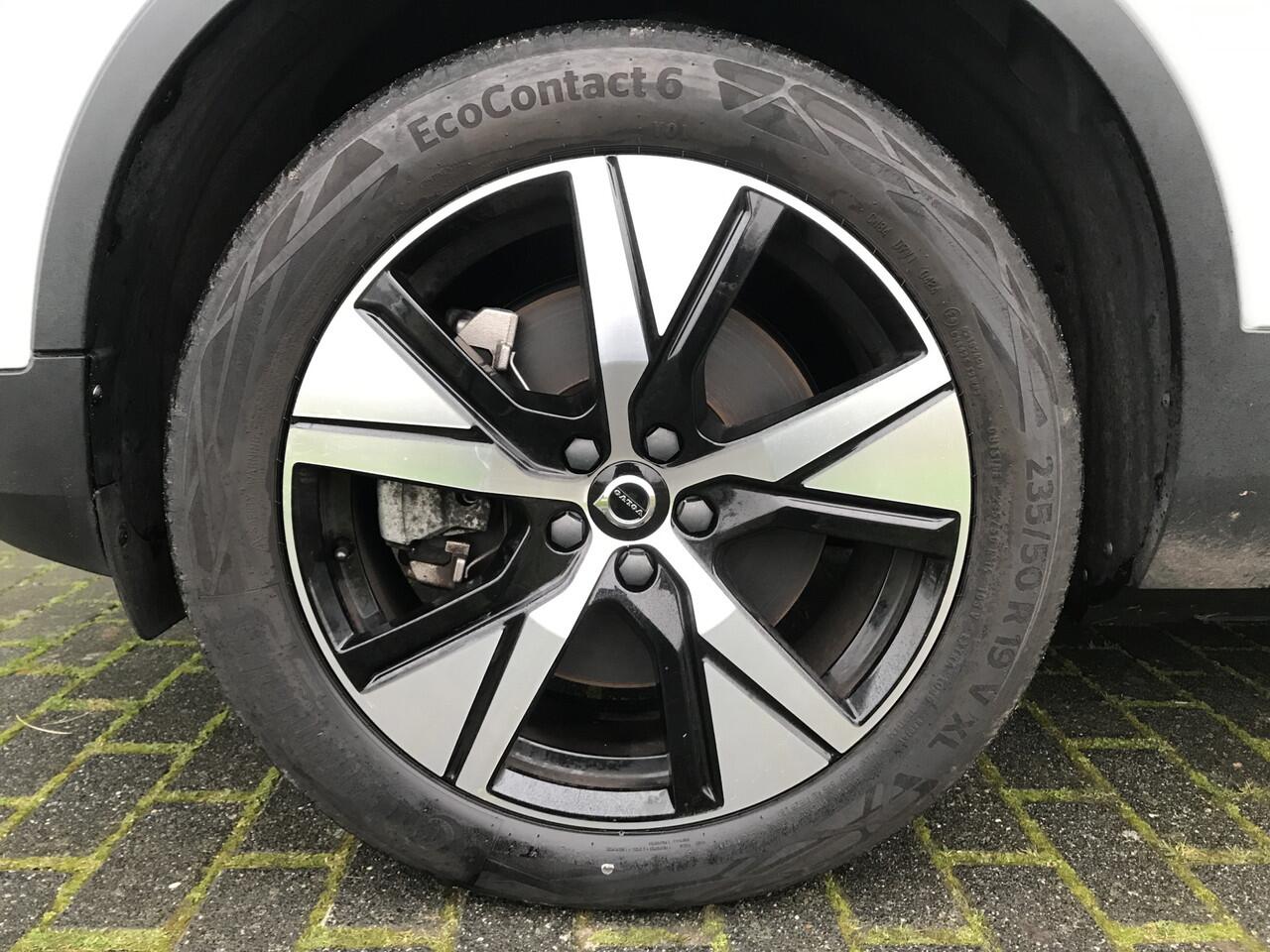 Volvo XC40 Recharge P8 AWD R-Design | Rijklaar incl 12 mnd Bovag | SoH 92% Camera LED Keyless entry Blis Stoelverwarming