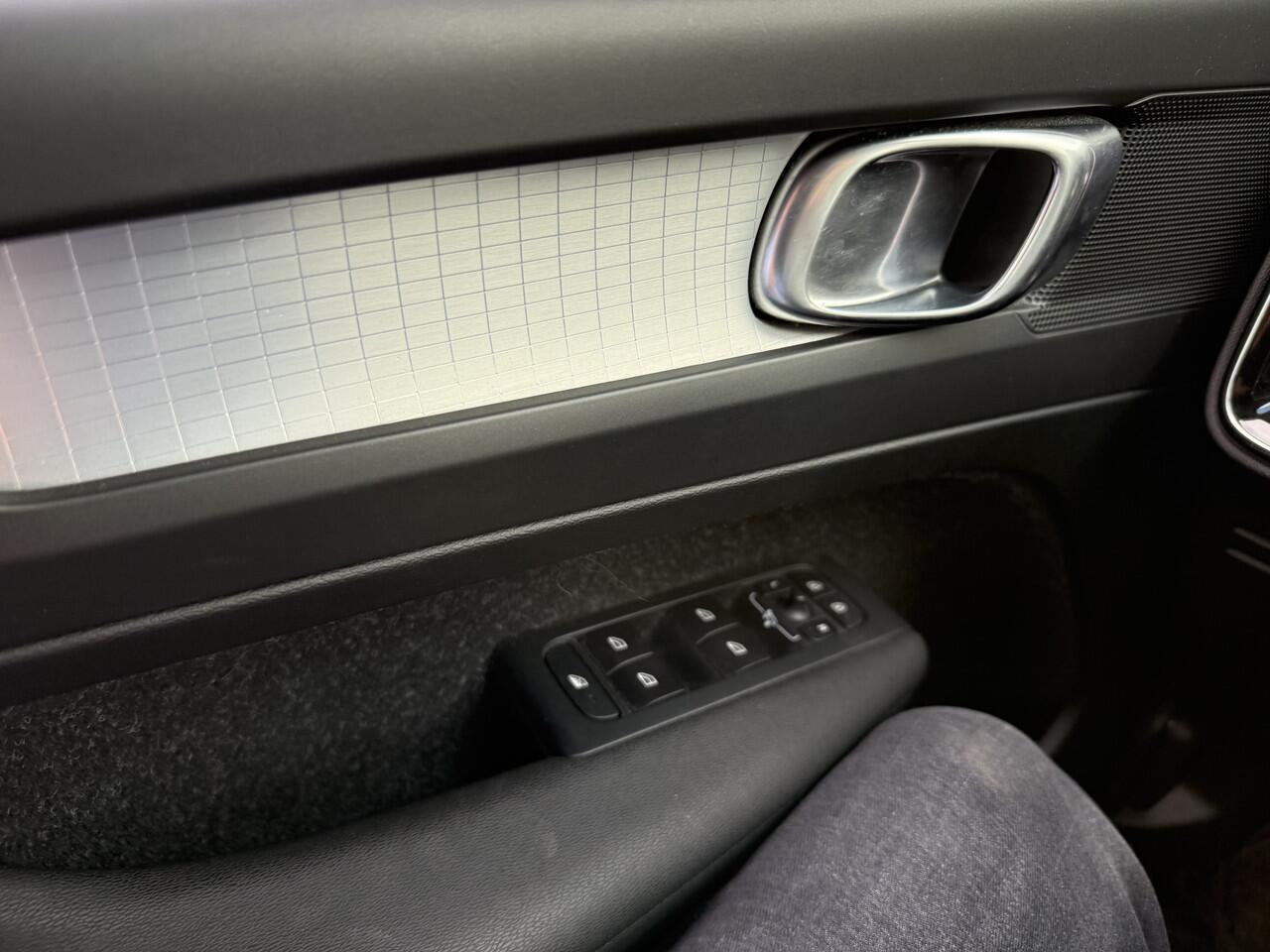 Volvo XC40 1.5 T3 Inscription XENON/CLIMA/NAVI