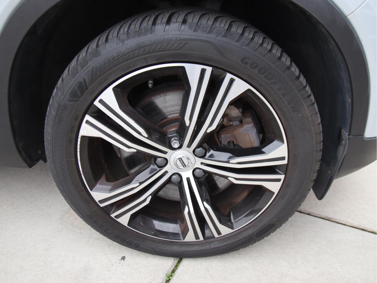 Volvo XC40 1.5 T4 Recharge Inscription Camera/Carplay, Leder, 4x stoel&stuur verwarming Eindejaar aanbieding!