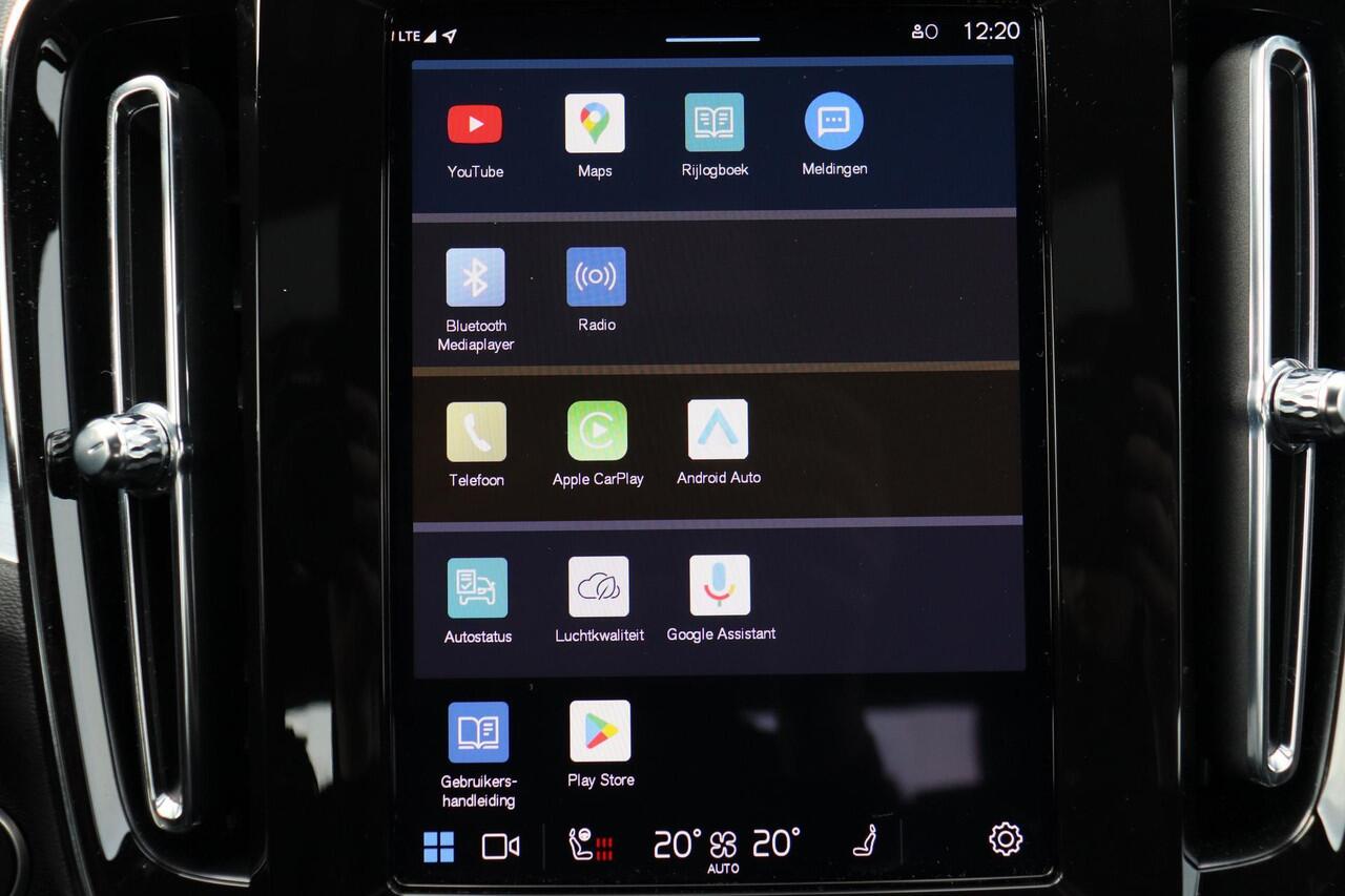 Volvo XC40 B4 Plus Dark - IntelliSafe Assist & Surround - Harman/Kardon audio - Parkeercamera achter - Verwarmde voorstoelen & stuur - Parkeersensoren voor & achter - Elektr. bedienb. voorstoelen met geheugen links - Draadloze tel. lader - 20' LMV