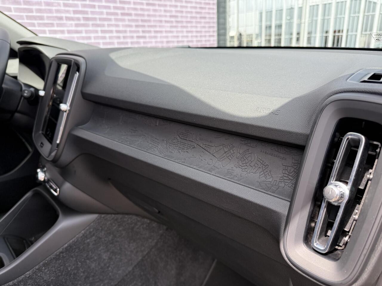 Volvo XC40 1.5 T2 Momentum | Navigatie | Camera| LED | Climate Controle | Keyless Start | DAB | Cruise Controle | Apple/Android CarPlay |