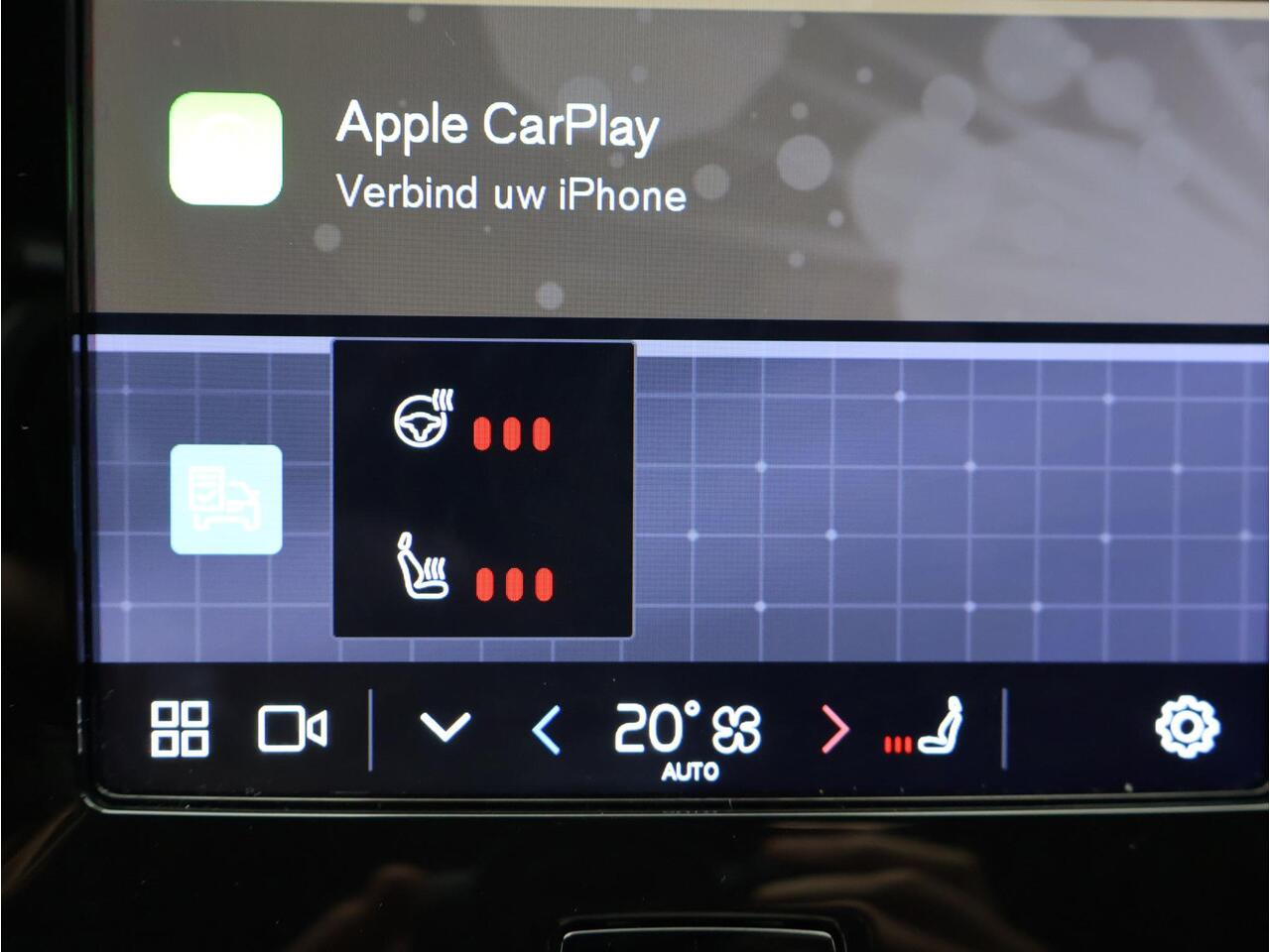 Volvo XC40 2.0 B4 Plus Dark / Trekhaak / Elektrische Stoelen / Harman Kardon / Stoel+Stuurverwarming / Adaptive Cruise / BLIS /