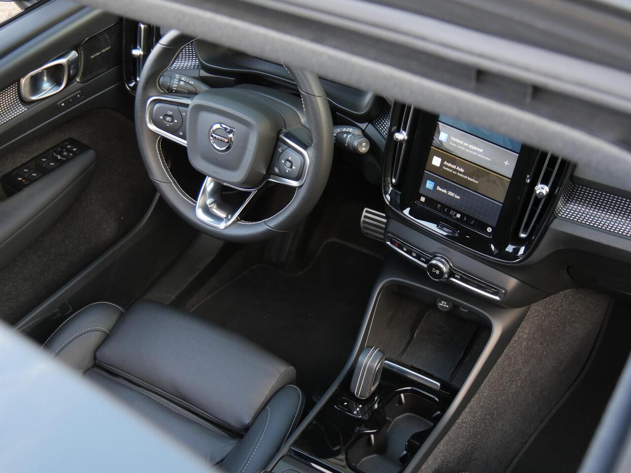 Volvo XC40 RECHARGE P8 AWD R-DESIGN/ PANORAMADAK/ LEER/ 360°CAMERA/ BLIS/ SOH 97%