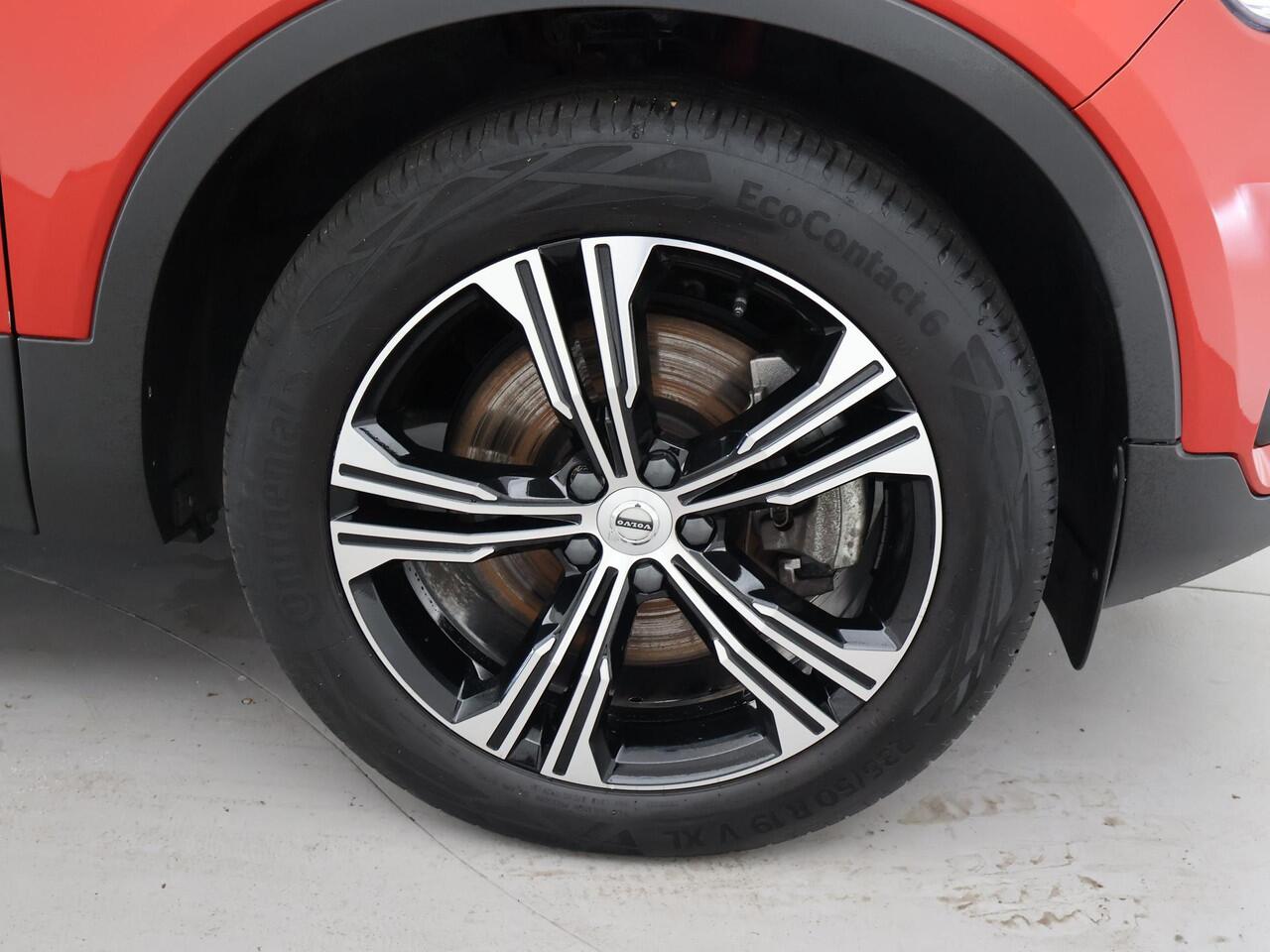 Volvo XC40 1.5 T4 RECHARGE 211 PK AUT. INSCRIPTION + TREKHAAK | LEDER | HARMAN/KARDON | STOELVERW. V+A | ADAPTIVE CRUISE