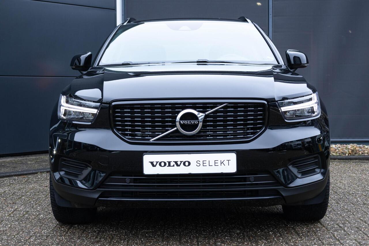 Volvo XC40 T4 Recharge R-Design | Fullmap Navigatie | All Season Banden | Elektrisch verstelbare voorstoelen | Parkeercamera | Adaptieve Cruise control | Verwarmbare voorstoelen en Stuurwiel |