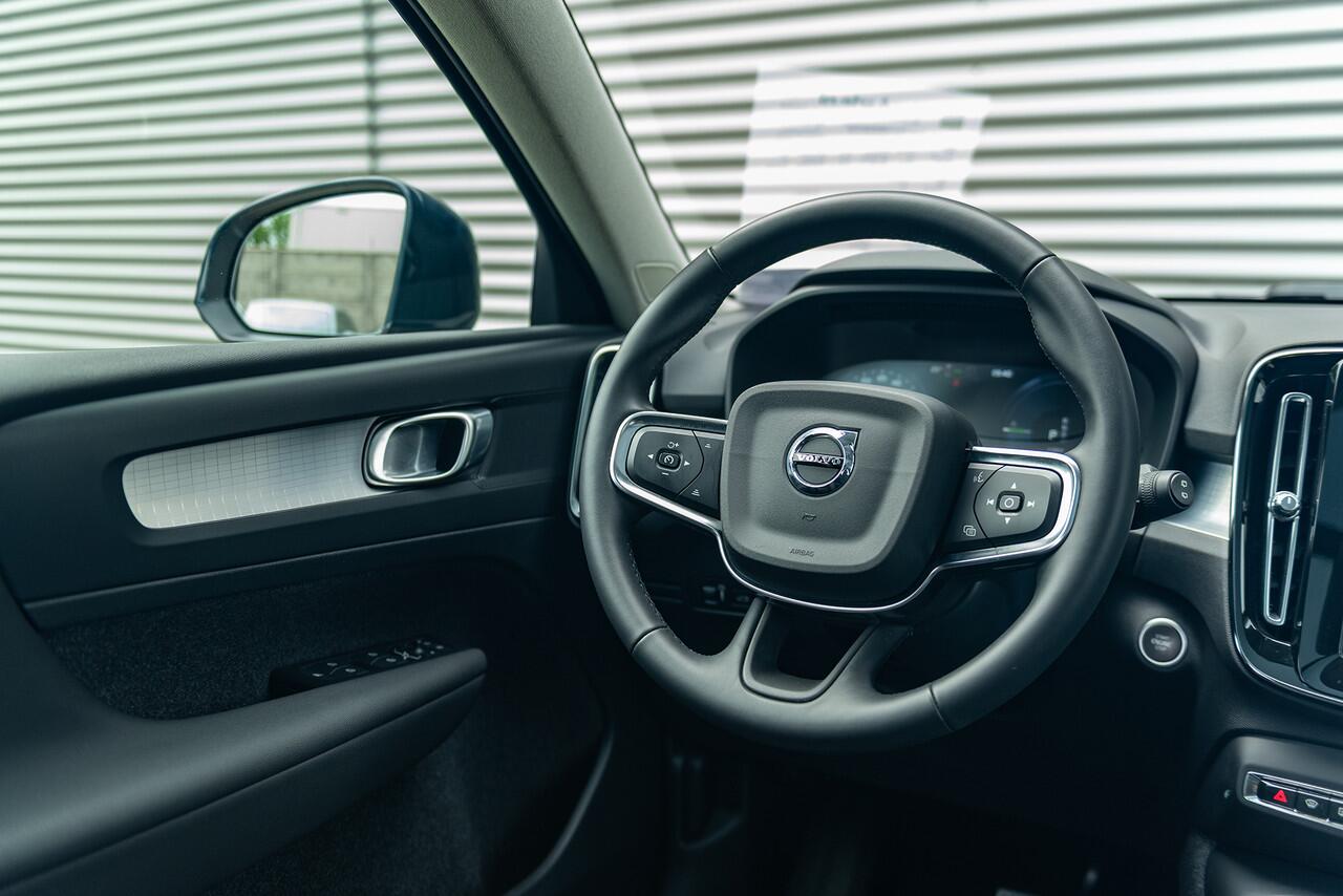 Volvo XC40 T5 Aut. Plug-in Hybrid Inscription Leder Parkeercamera Panoramadak 262pk