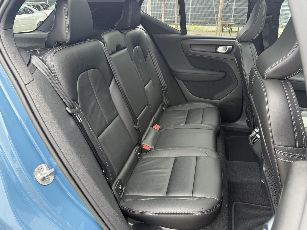 Volvo XC40 2.0 B4 AWD Ultimate Dark | Facelift | Leder | Memory | Panorama-schuifdak | 360° Camera | Harman/Kardon | Keyless Entry | Stuur + Stoel verwarming |