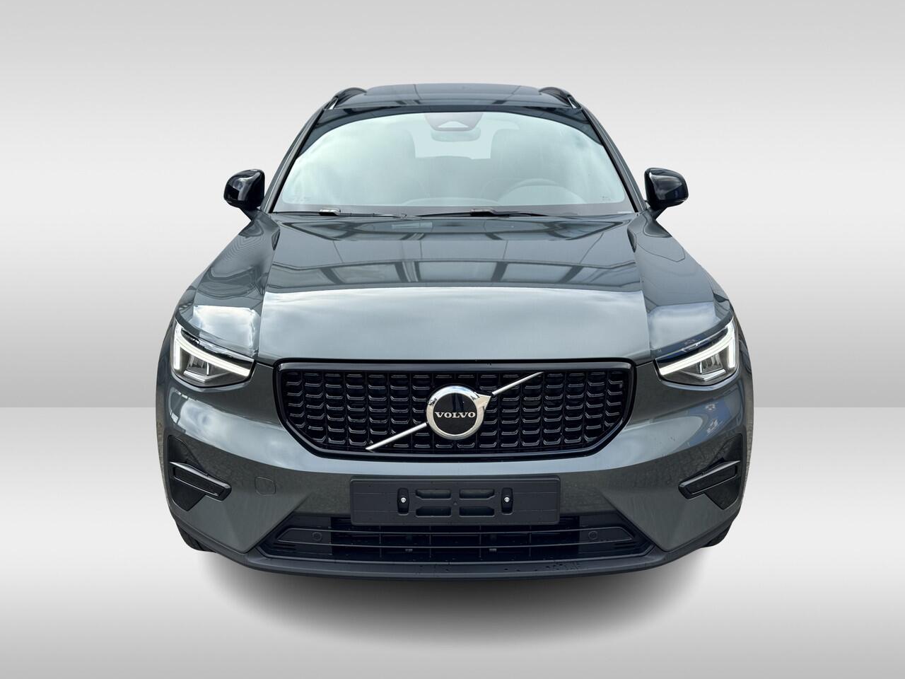 Volvo XC40 2.0 B4 Automaat Plus Dark Lounge | 20'' Wielen | Forest Lake