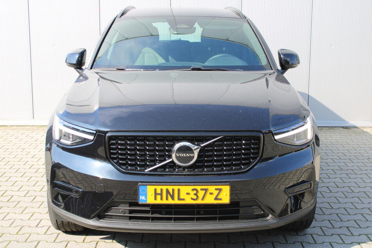 Volvo XC40 B4 Plus Dark | El. Bestuurders stoel | Trekhaak | Harman Kardon