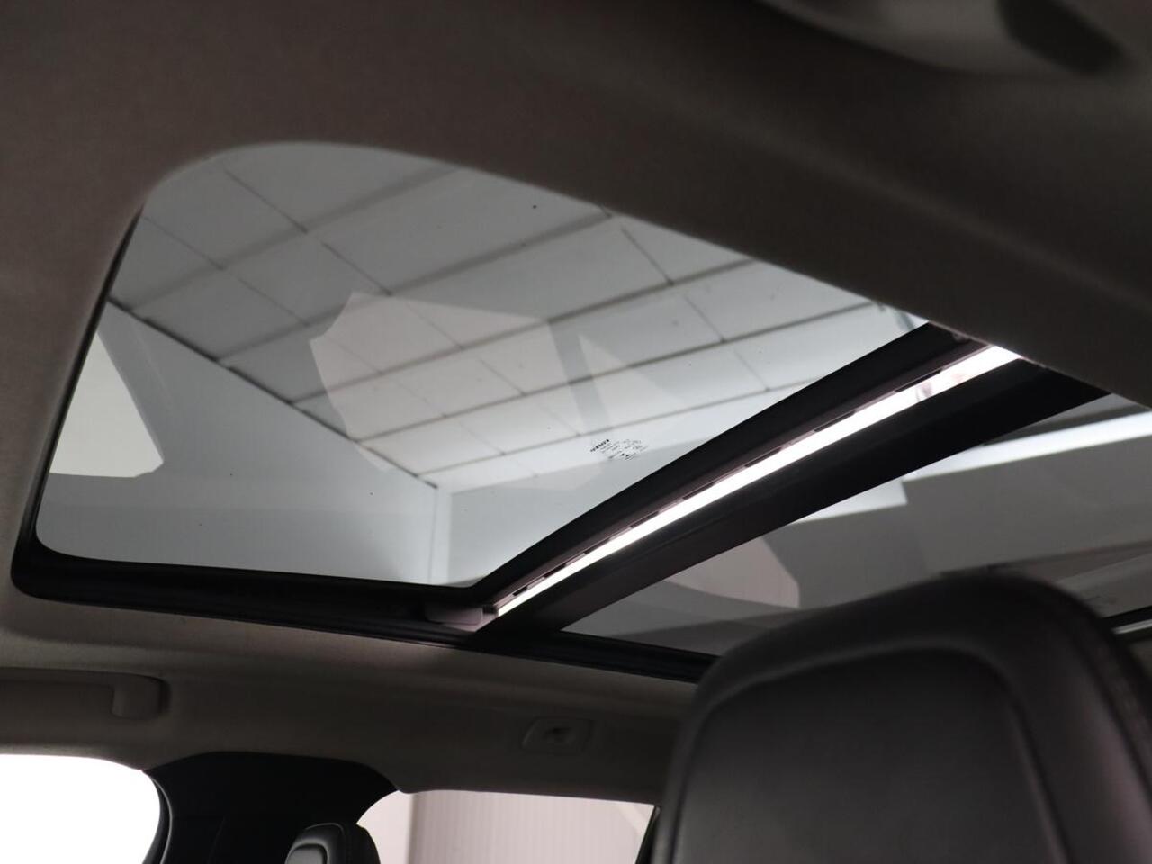 Volvo XC40 1.5 T5 Recharge Business Pro | Panoramadak | Adaptive cruise | Camera | Carplay | Half leder | Navigatie | Full LED | PHEV | Plug In