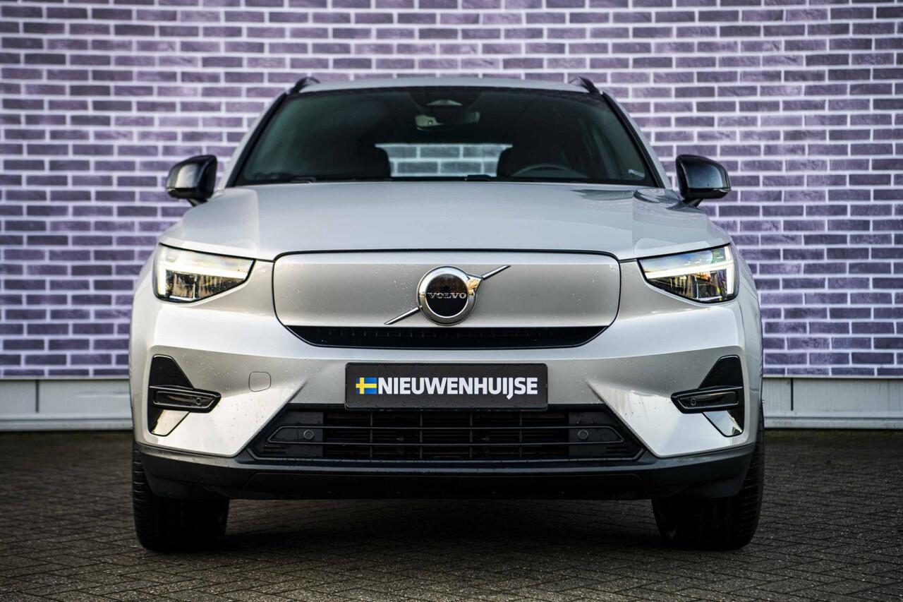 Volvo XC40 Single Motor Extended Range Plus 82 kWh | Black Edition velgen | Verwarmbare voorstoelen | Verwarmbaar stuurwiel | Warmtepomp | Adaptieve cruisecontrol | BLIS |