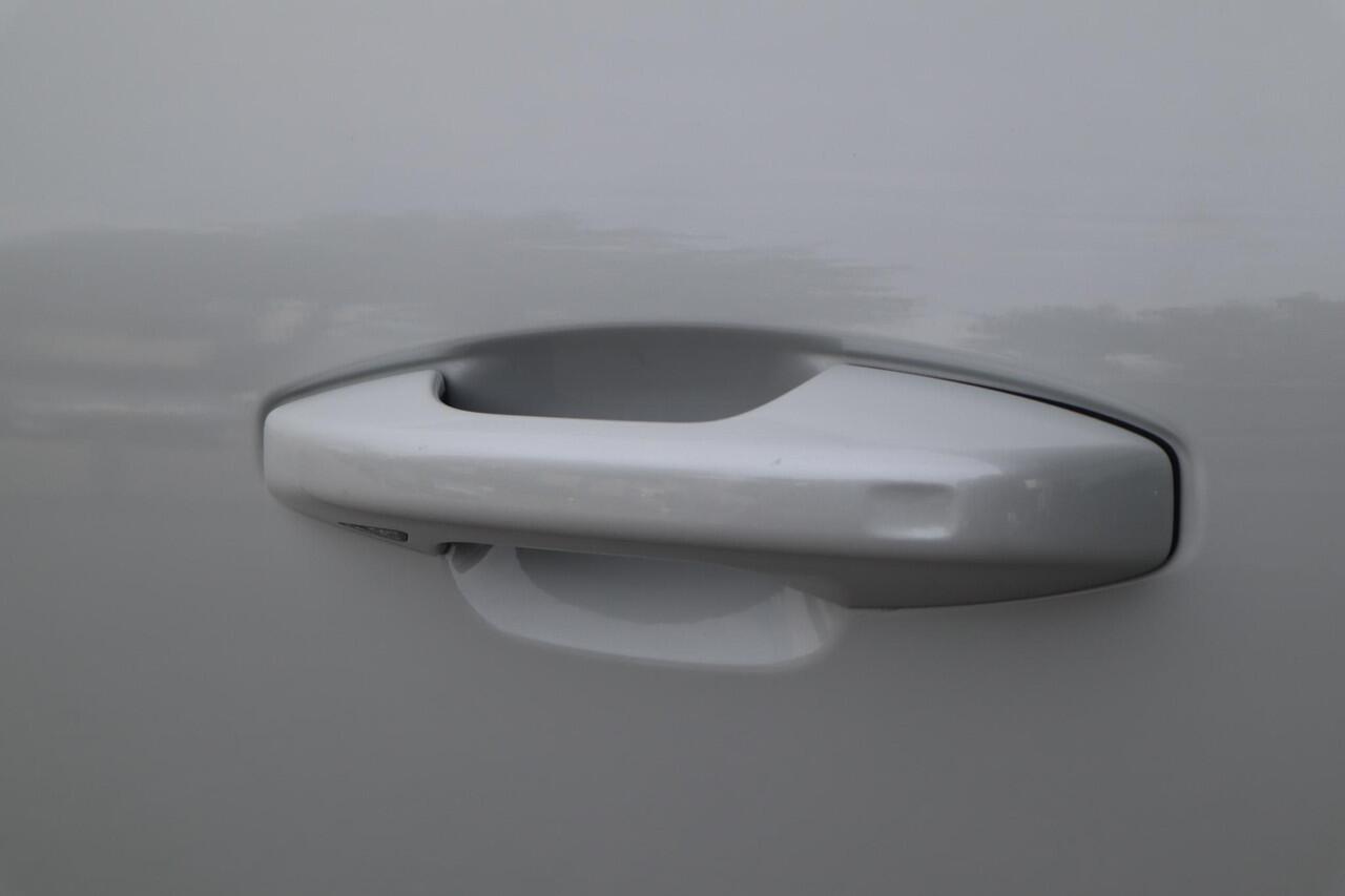 Volvo XC40 1.5 T5 Plug-in hybrid Ultimate Dark | Vos Geleverd & Onderhouden| Full Option!|