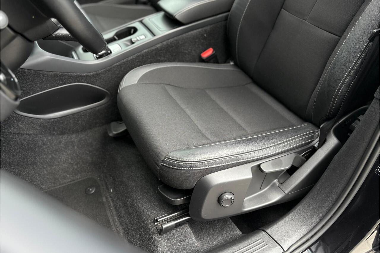 Volvo XC40 1.5 T3 Momentum Pro 164pk - Camera - ACC - Pano - Trekhaak - Carplay - Harman Kardon - Rijklaar