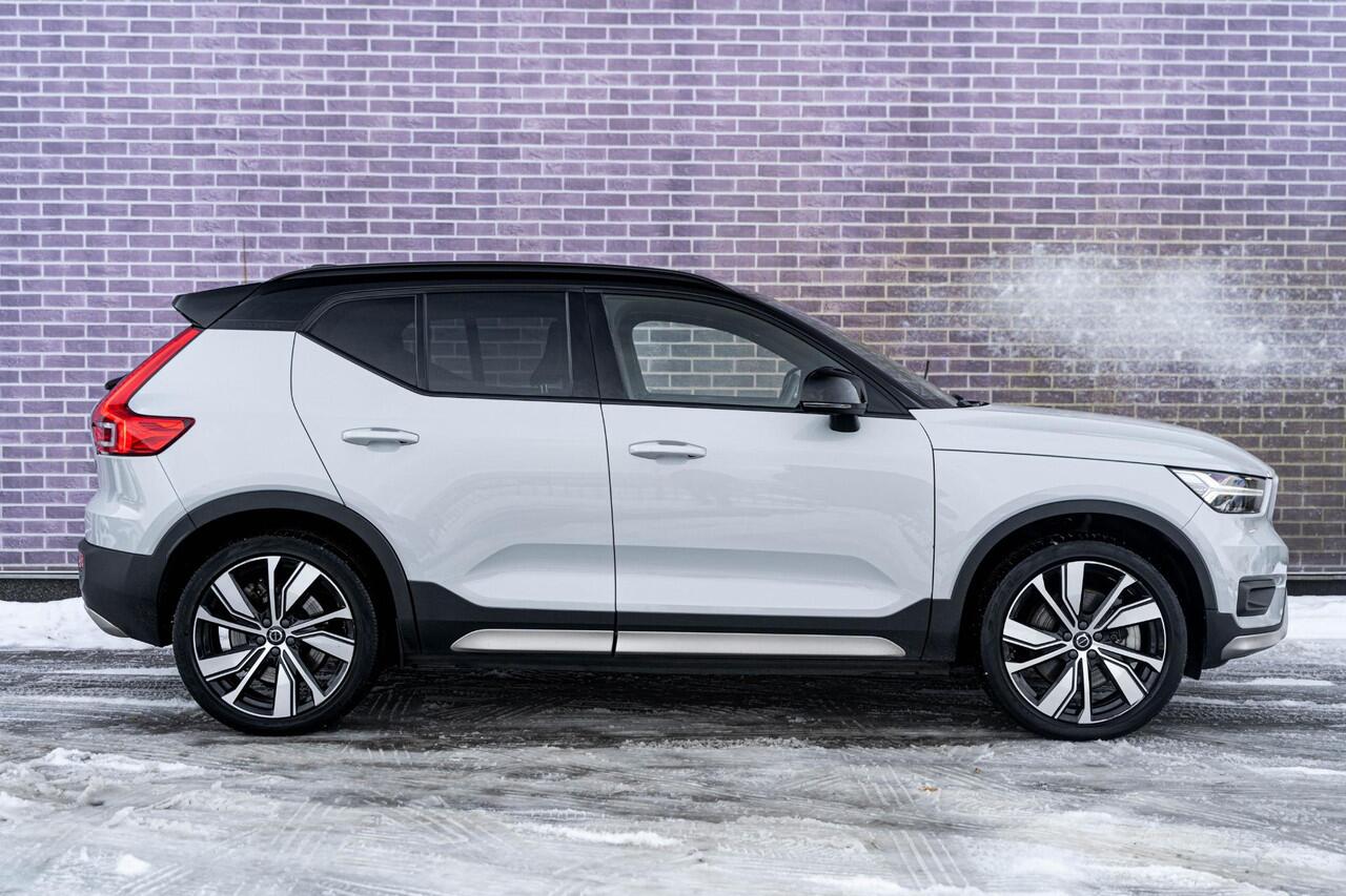 Volvo XC40 Recharge P8 AWD 78 kWh R-Design | Stoel- / Stuurverwarming | Panoramadak | 360 Camera | Harman Kardon Audio | Dodehoekdetectie | Adaptive Cruise Control | Keyless Entry |