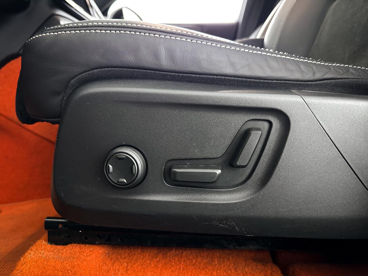 Volvo XC40 Recharge P8 AWD R-Design | Panoramadak | 360° camera | Harman Kardon | Stoel- en Stuurverwarming