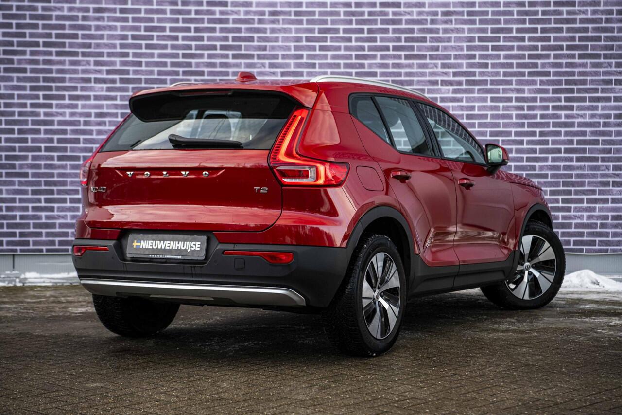 Volvo XC40 1.5 T2 Momentum | Trekhaak | Navigatie | Climate control | 18" velgen | Apple Carplay / Android Auto | Cruise control | LED koplampen |