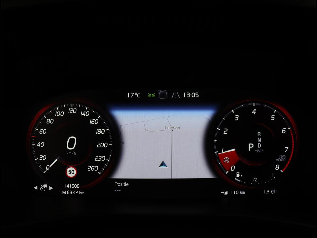 Volvo XC40 T2 Automaat R-Design Volvo XC40 T2 129PK / Automaat R-Design / Park Assist Pack / adaptieve cruise control / BLIS / Key Less / 18"/