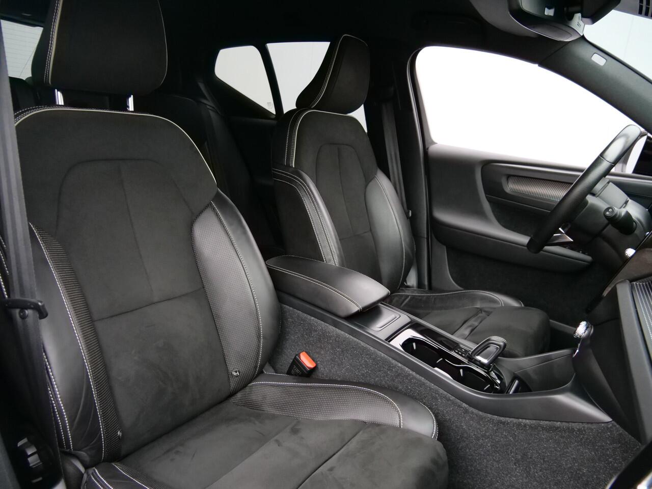 Volvo XC40 Recharge P8 408pk AWD R-Design Automaat SOH 92% / Trekhaak / Stuurverwarming / Adaptive cruise