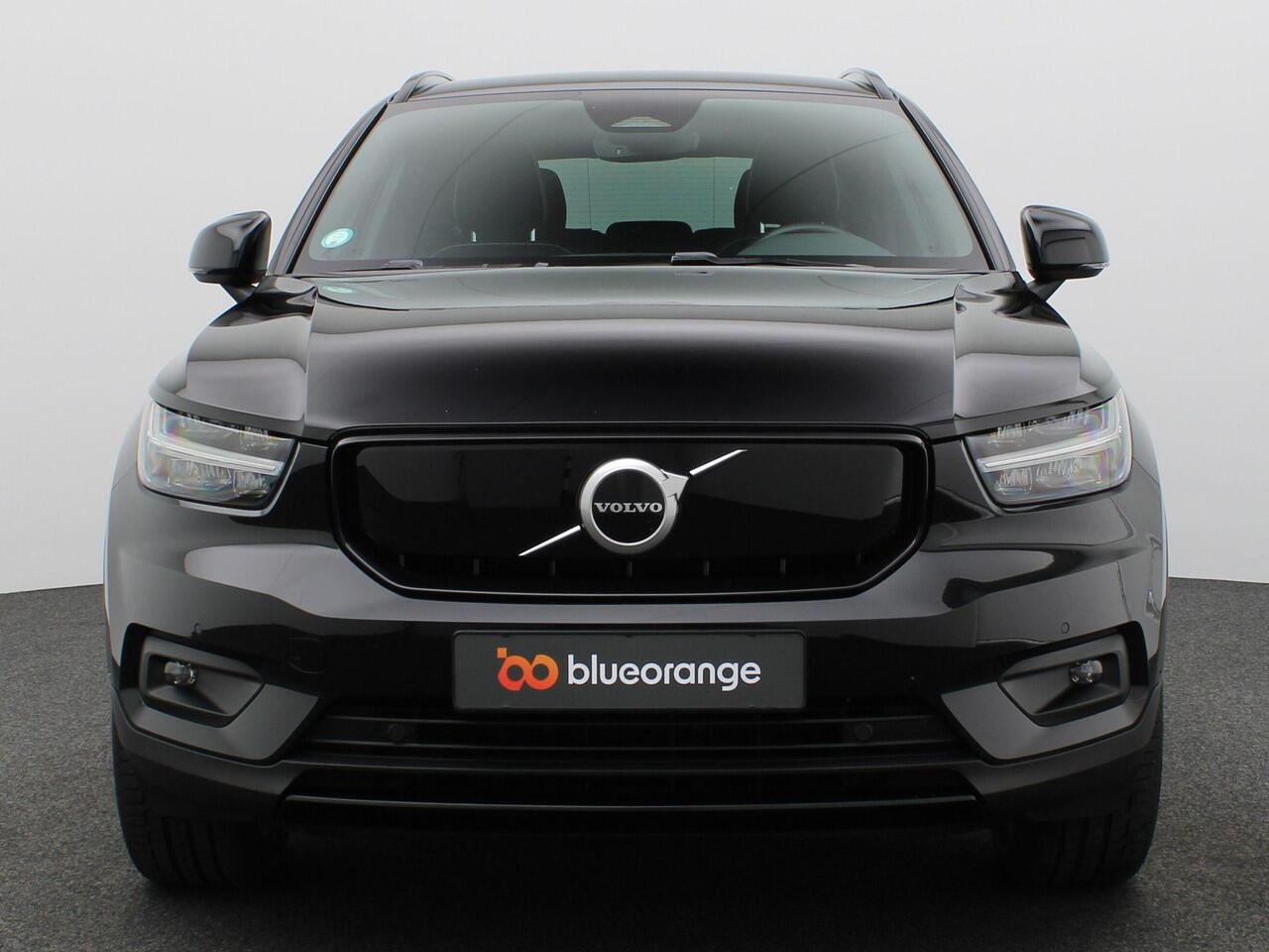 Volvo XC40 Recharge P8 AWD R-Design 408PK Aut. Elek. achterklep, Achteruitrijcamera, PDC v+a, Cruise Control, Stoelverwarming, DAB, Dodehoek Detectie, Keyless, Apple Carplay, 19" Lmv, LED