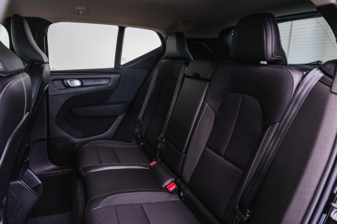 Volvo XC40 T3 Geartronic Momentum Pro, Park Assist Line