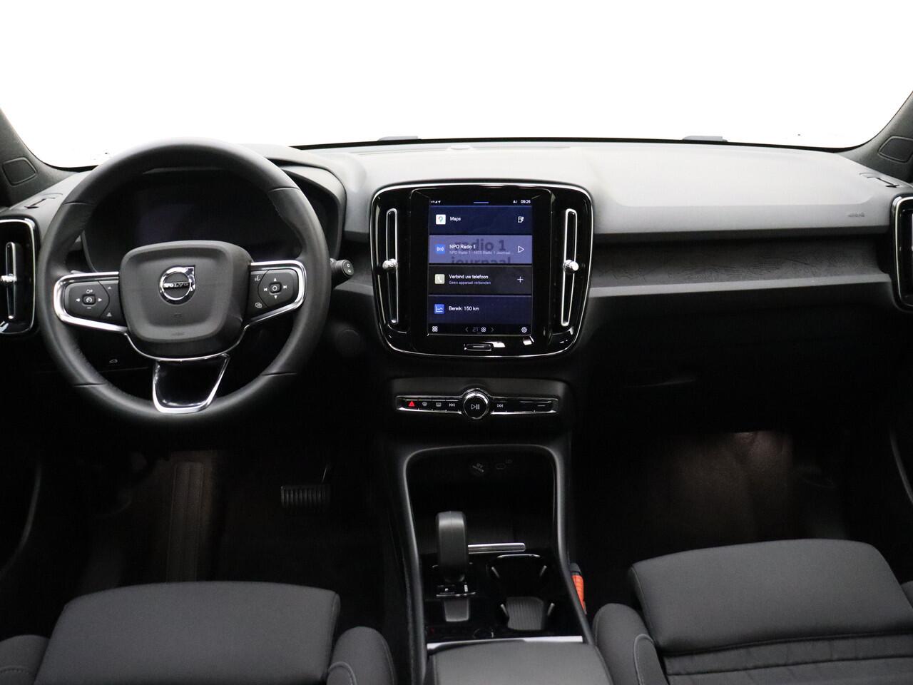 Volvo XC40 Recharge Core / El. Trekhaak / Metallic Lak / Zitting Verlenging / 19'' + All Season banden / PDC + Camera / Lane Keeping Aid /