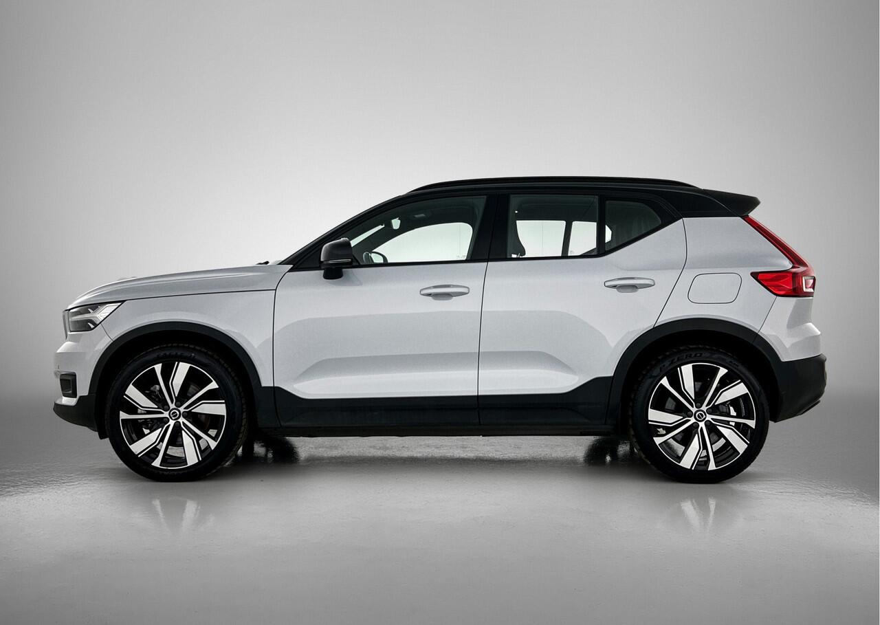 Volvo XC40 Recharge P8 AWD R-Design Navigatie | Camera | Pano-dak | Trekhaak wegklapbaar