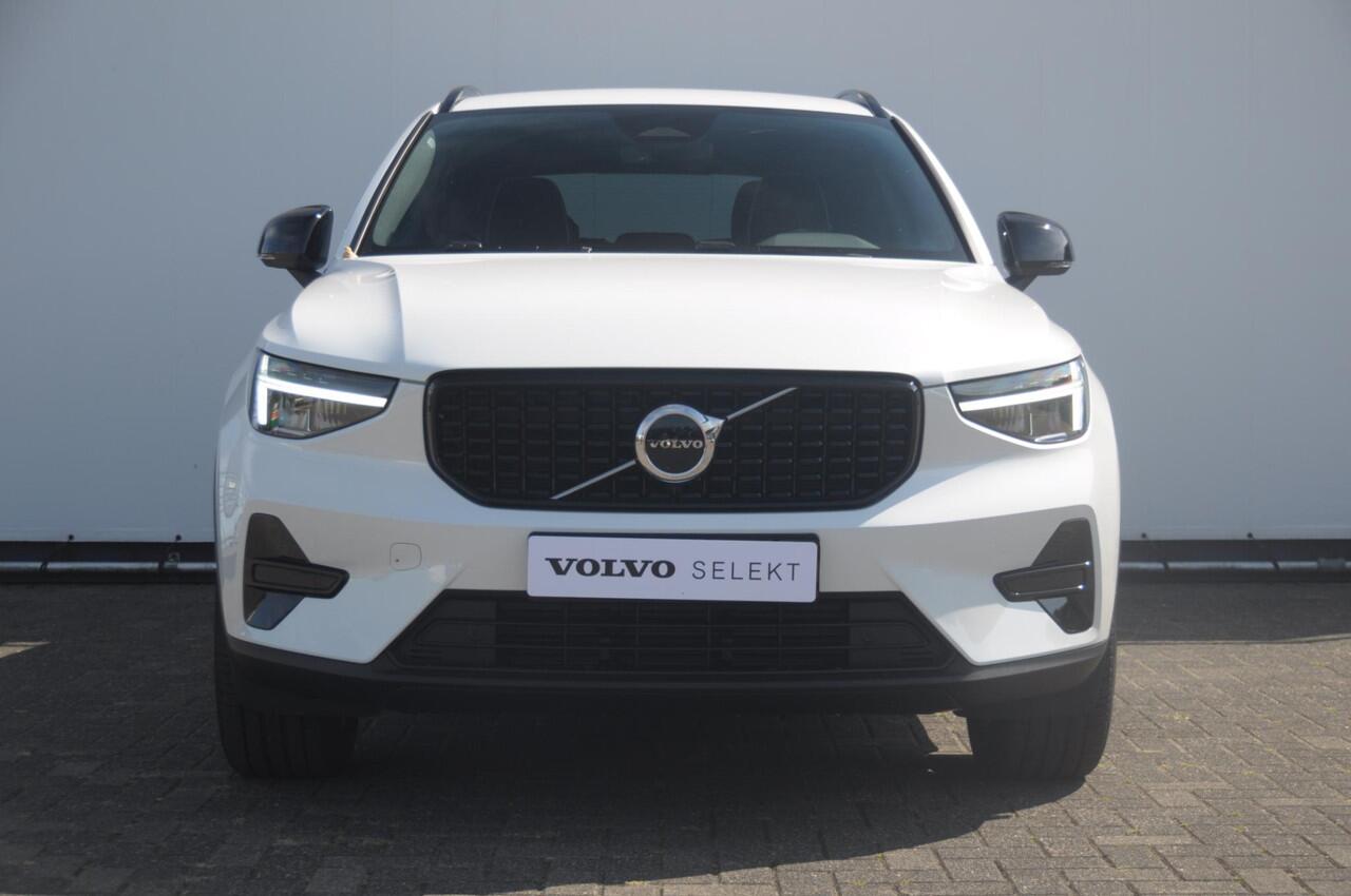Volvo XC40 B4 211PK Automaat Plus Dark / Adaptive cruise control / Elektrische stoelen / Harman Kardon audio / Pilot assist / BLIS / Stoel en stuur verwarming / Elektrische achterklep / Parkeersensoren met camera / Google infotainment