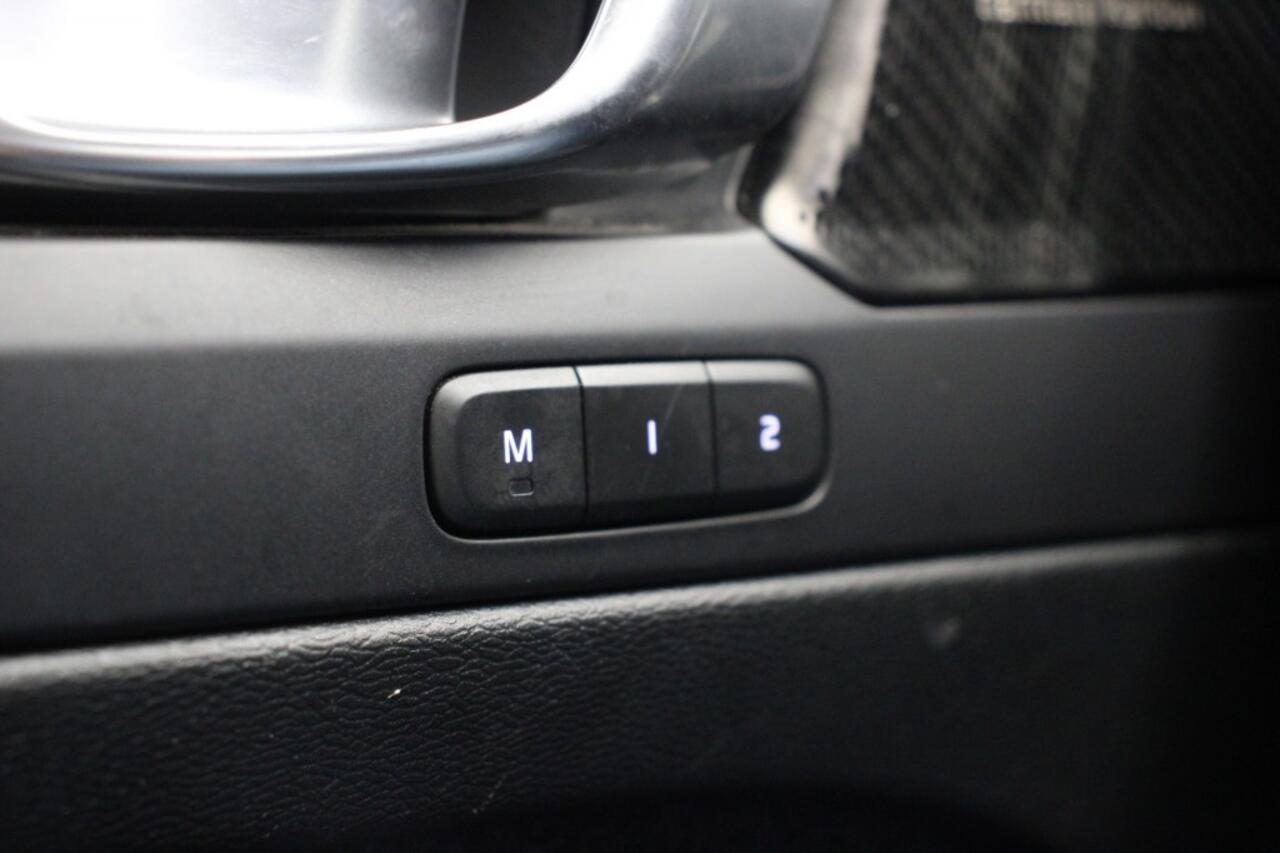 Volvo XC40 Recharge P8 AWD R-Design - Carplay, Navi, Cruise, Leer, Camera, Stoelverw. Memory