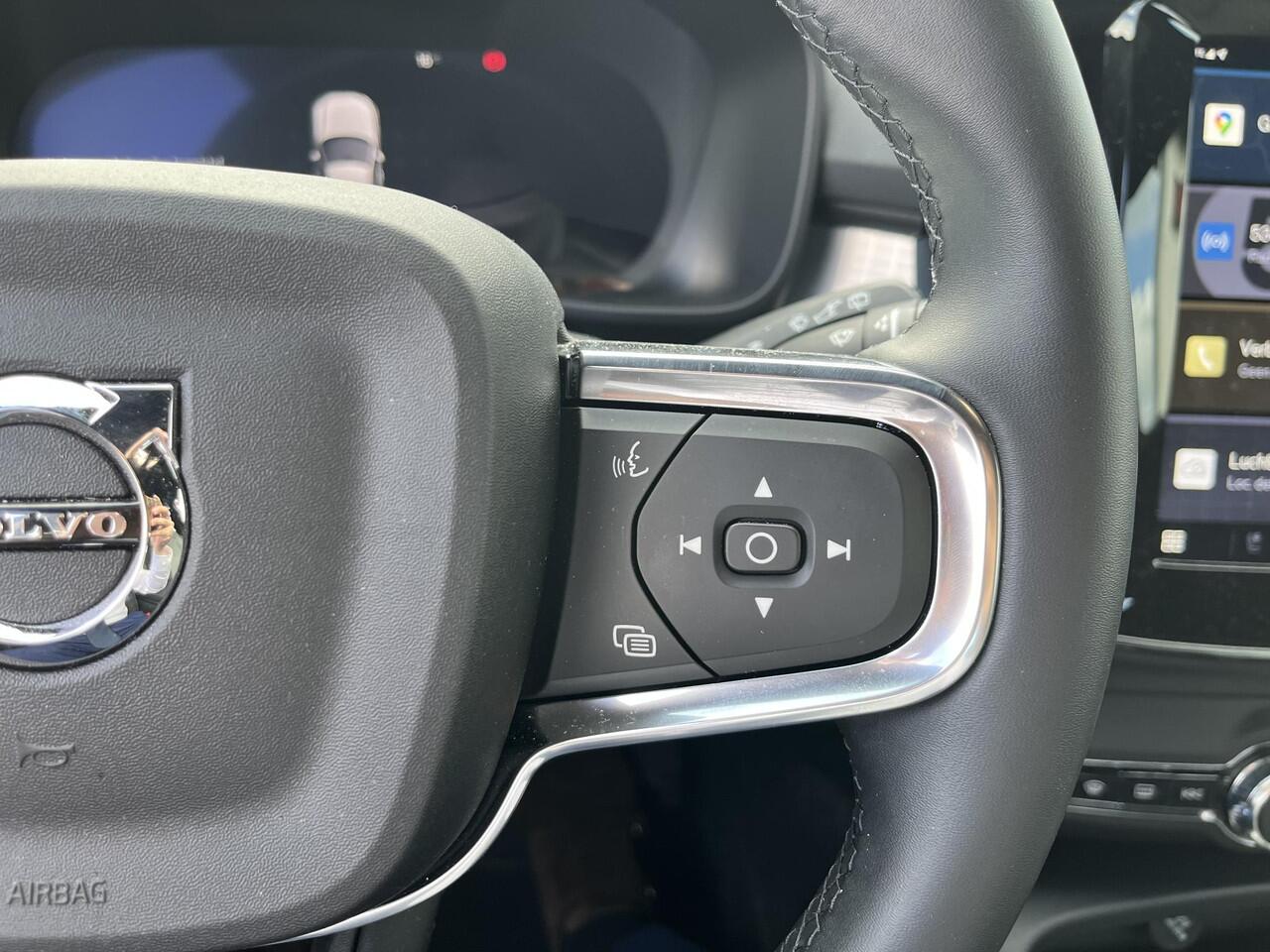 Volvo XC40 B4 Plus Dark | Harman/Kardon | Memoryseats | Keyless Entry | Trekhaak |