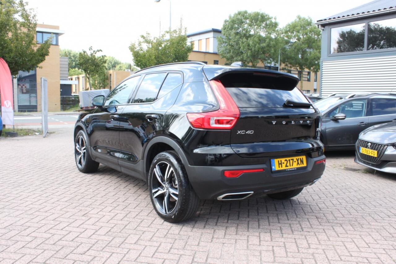 Volvo XC40 1.5 T5 TE R-Design, panoramadak, Harman Kardon, 262pk