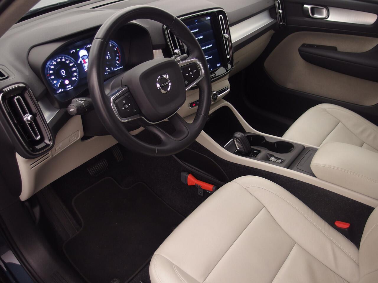 Volvo XC40 1.5 T3 Business Pro AUTOMAAT / TREKHAAK / FULL LED / KEYLESS / CAMERA / CARPLAY / NAVI / CLIMA / PDC / ACC / NL-AUTO