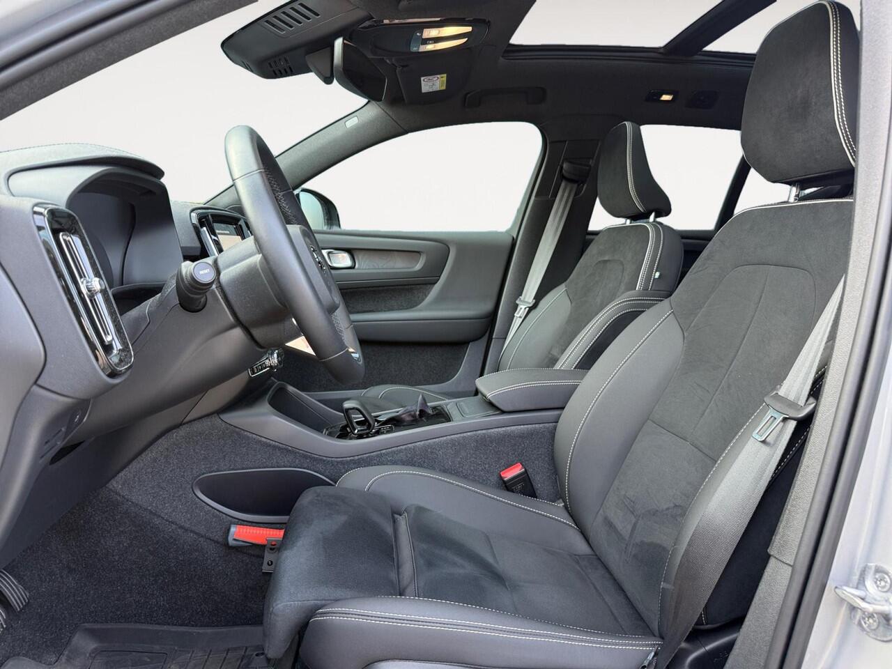 Volvo XC40 Recharge Twin Ultimate 82 kWh | Panoramadak | Harman/Kardon | Stoelverwarming | 360 graden camera |