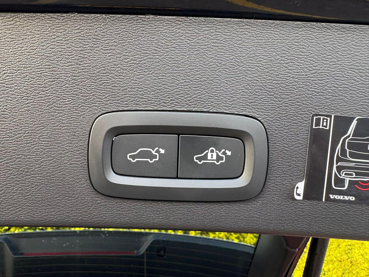 Volvo XC40 Recharge Pro | H&K Audio | 360 Camera | Panoramadak