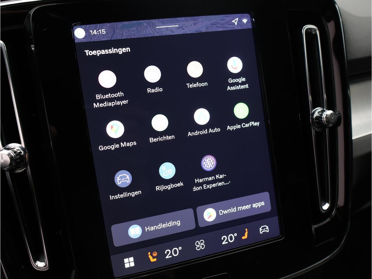 Volvo XC40 B3 163PK Core Business Edition / Adaptive Cruise / BLIS / Verwarmbaar Stuurwiel + Voorstoelen / Extra Getint Glas / 18" / Harman Kardon Audio /