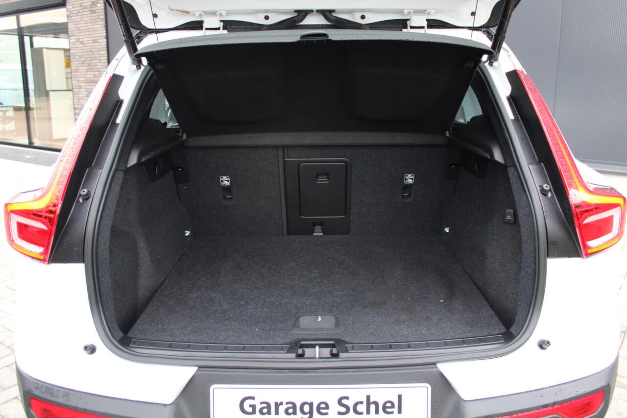 Volvo XC40 1.5 T5 Recharge R-Design - Trekhaak wegklapbaar - Pano - Stoel/Stuurverwarming - H&K - Pilot Assist - 360 Camera - Rijklaar