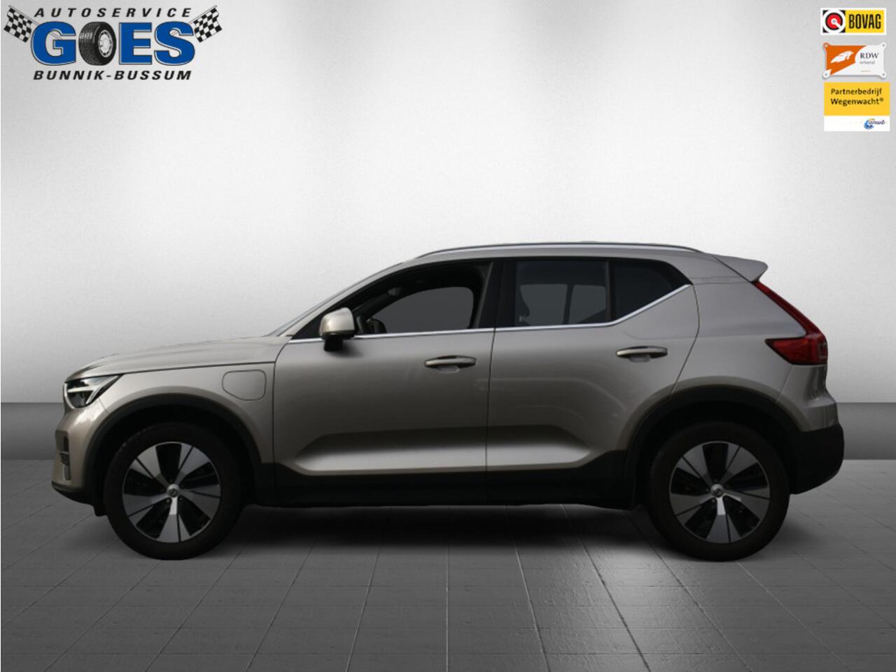 Volvo XC40 Core Recharge Plug-In Hybrid 2WD