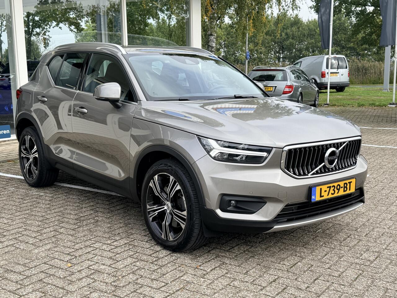 Volvo XC40 1.5 T5 Recharge Business Pro | LED | Auto Pilot | Apple Carplay | Keyless | Camera | Stoel- en stuurverwarming