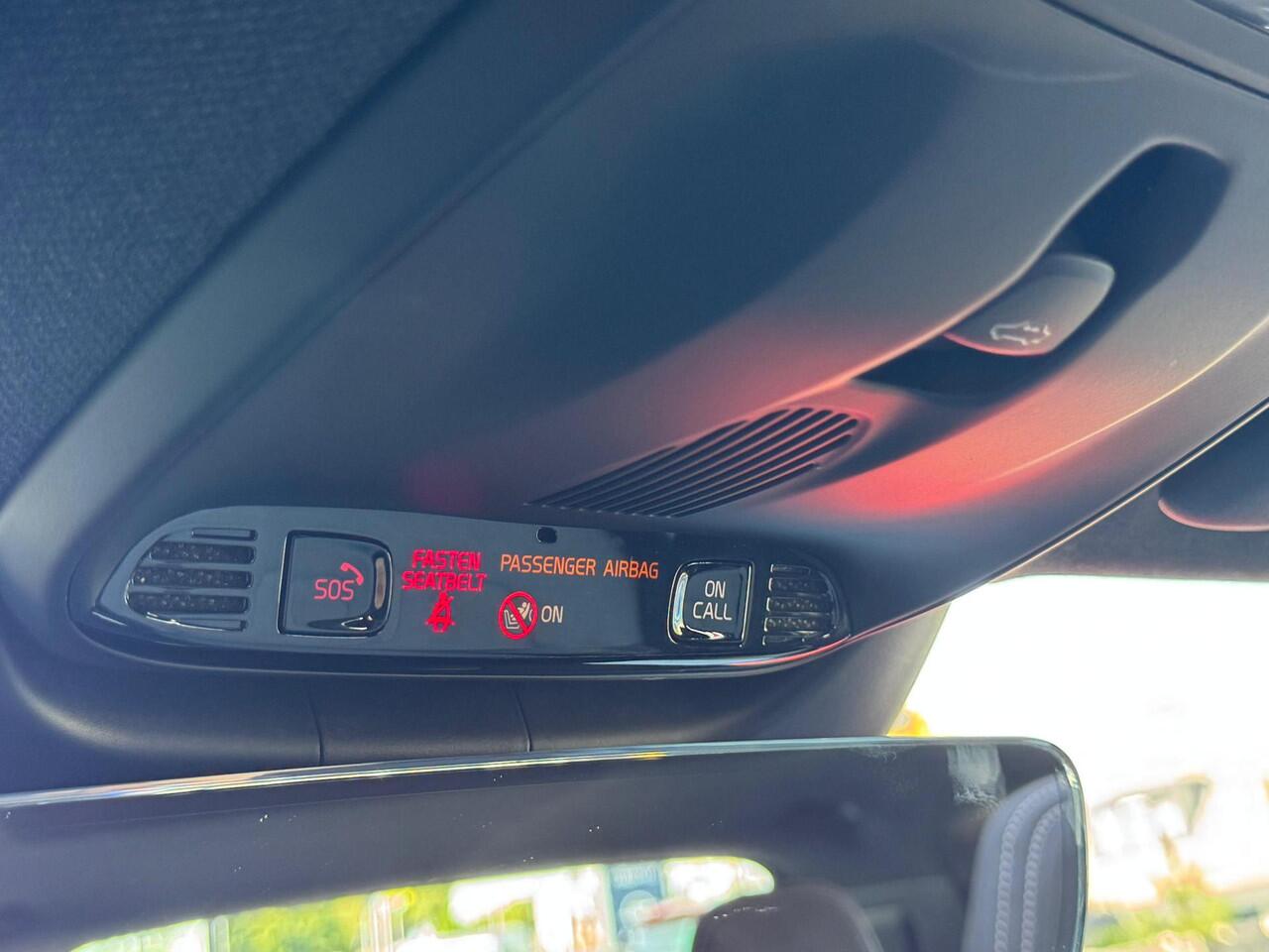 Volvo XC40 1.5 T4 Recharge R-Design Expression NL AUTO | CAMERA | PANO | 5x voorraad